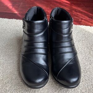 Croft & Barrow Black Ankle Boots Women’s Size 9.5